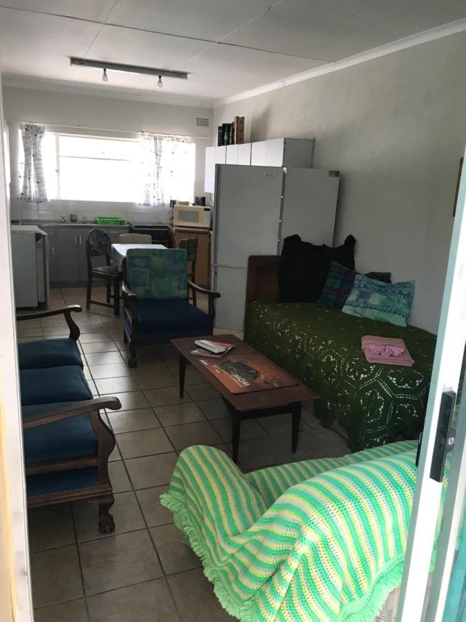 Appartement Tranquility In Klein Karoo à Oudtshoorn Extérieur photo